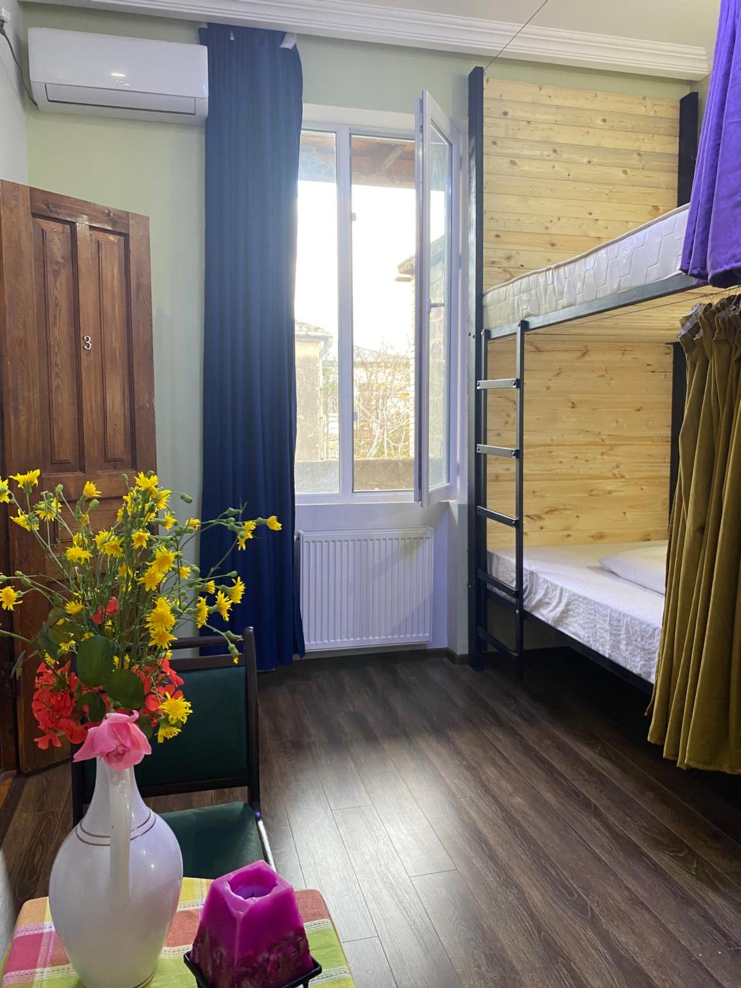 Relax Station Hotel Kutaisi Ngoại thất bức ảnh