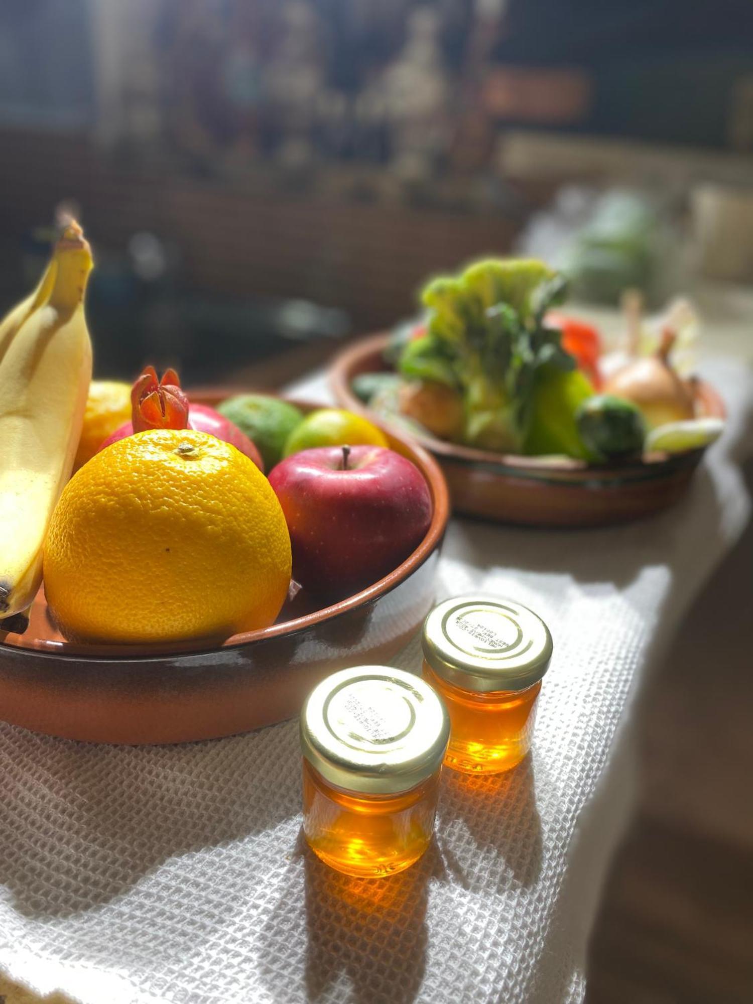 Relax Station Hotel Kutaisi Ngoại thất bức ảnh