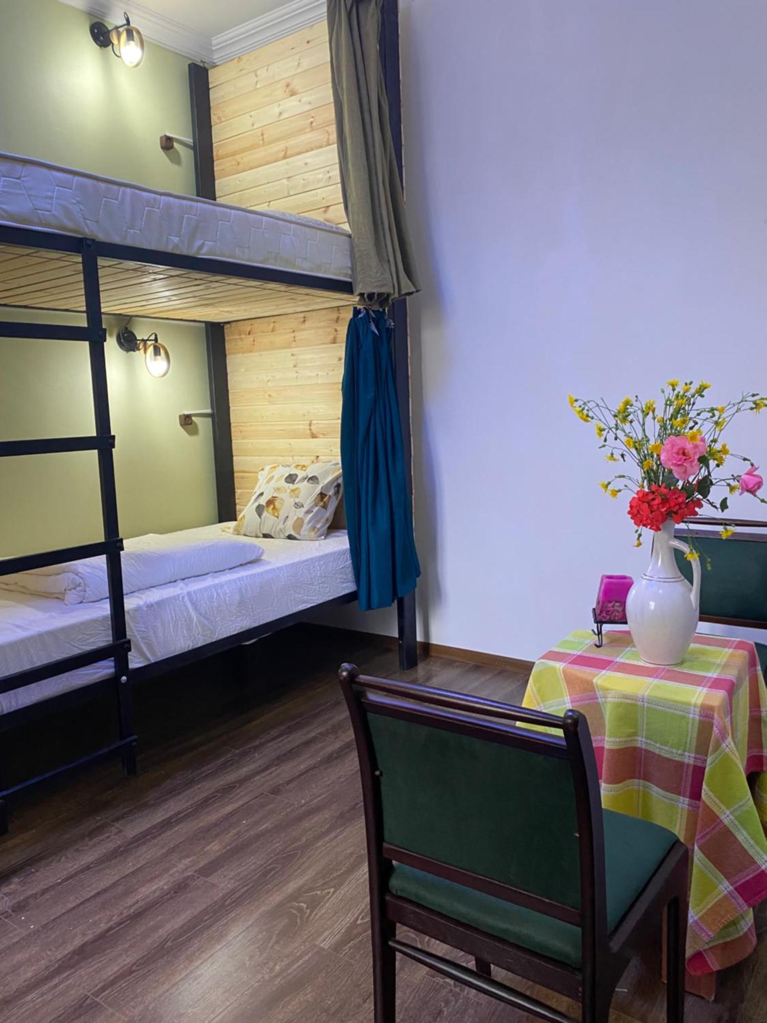 Relax Station Hotel Kutaisi Ngoại thất bức ảnh