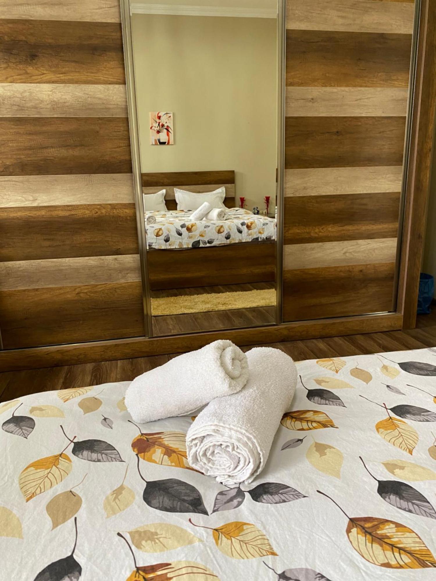 Relax Station Hotel Kutaisi Ngoại thất bức ảnh