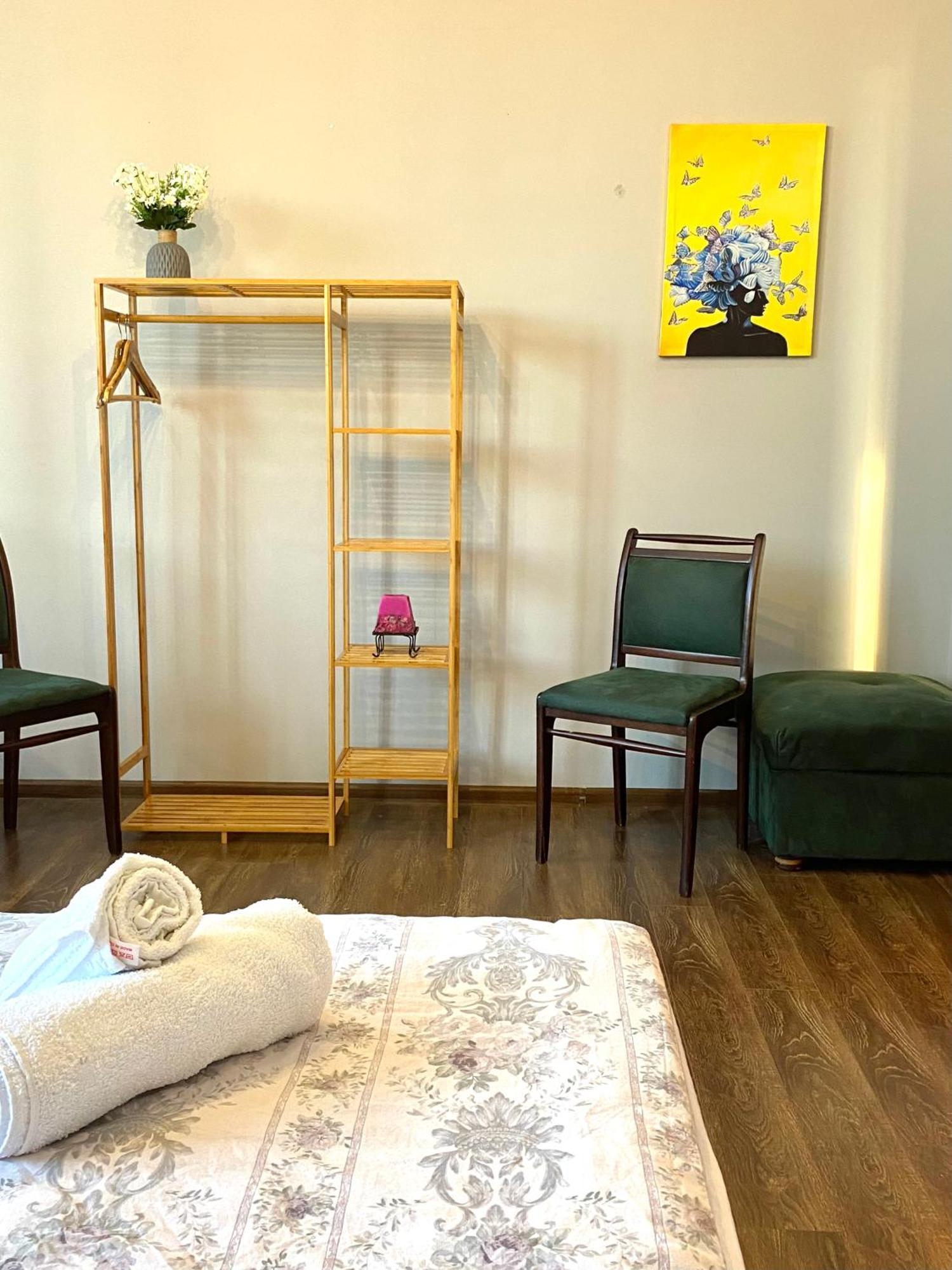Relax Station Hotel Kutaisi Ngoại thất bức ảnh