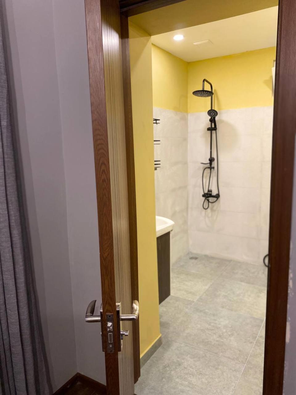Relax Station Hotel Kutaisi Ngoại thất bức ảnh
